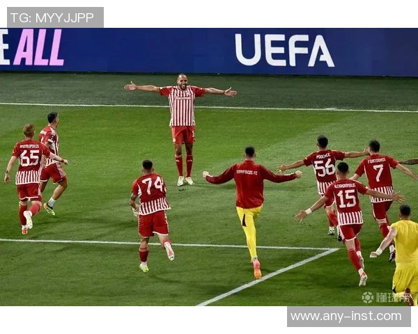 2004年欧洲杯决赛回顾：希腊逆袭葡萄牙创造历史的辉煌瞬间